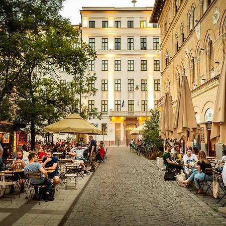Palace Quarter 1 Peaceful Modern Central Top Floor Apartment Budapest Exterior photo
