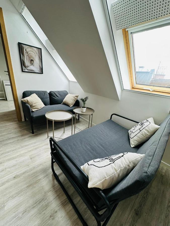 Palace Quarter 1 Peaceful Modern Central Top Floor Apartment Budapest Exterior photo