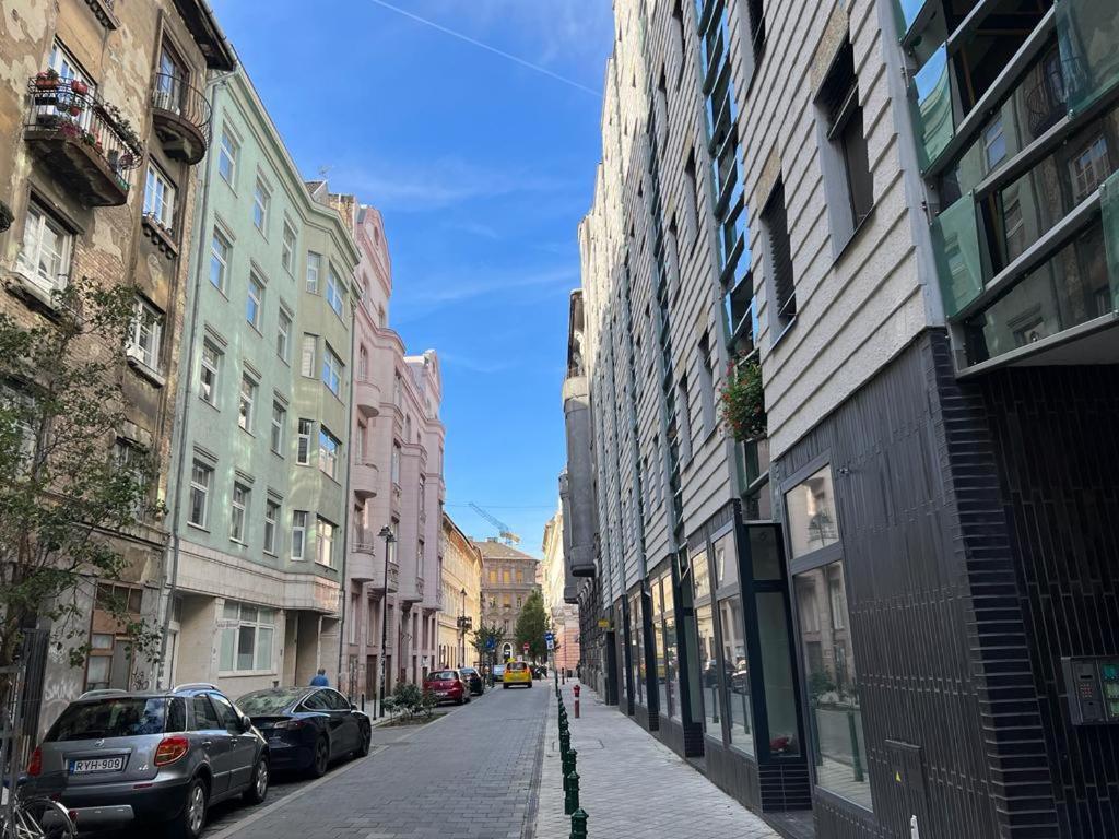 Palace Quarter 1 Peaceful Modern Central Top Floor Apartment Budapest Exterior photo